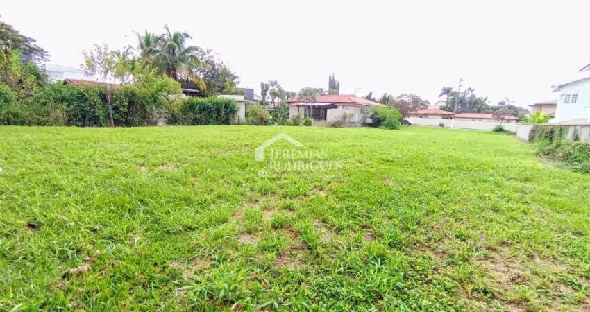 Terreno à venda com 1.234,50 m² no Condomínio Village Paineiras em Pindamonhangaba/SP.