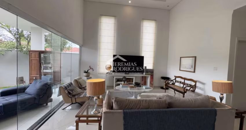 Casa à venda com 3 suítes no Condomínio Real Ville em Pindamonhangaba/SP.