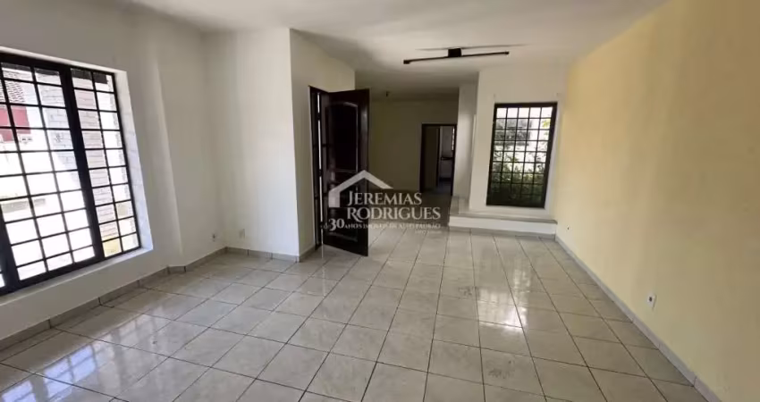 Casa para venda e locação com 3 dormitórios no bairro Lessa em Pindamonhangaba/SP
