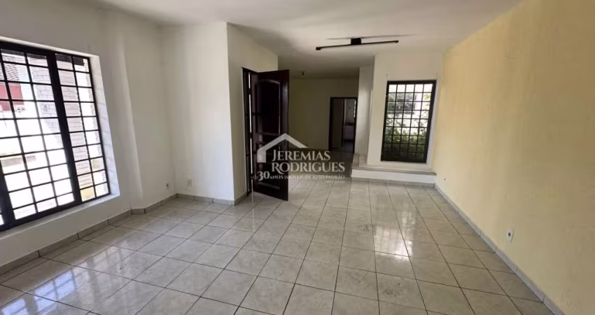 Casa para venda e locação com 3 dormitórios no bairro Lessa em Pindamonhangaba/SP