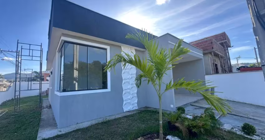 Casa com 2 quartos em condomínio próximo ao centro de maricá