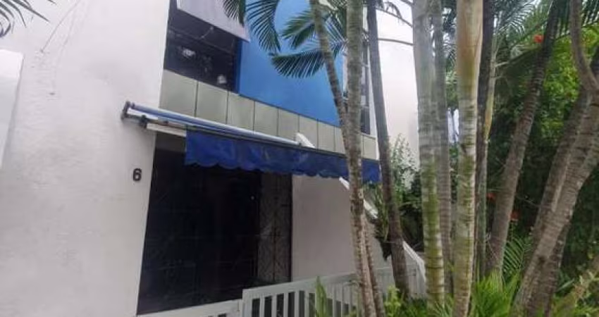 ITAPUÃ CASA TRIPLEX 150M2 SUITES 200M  DA PRAIA SALVADOR
