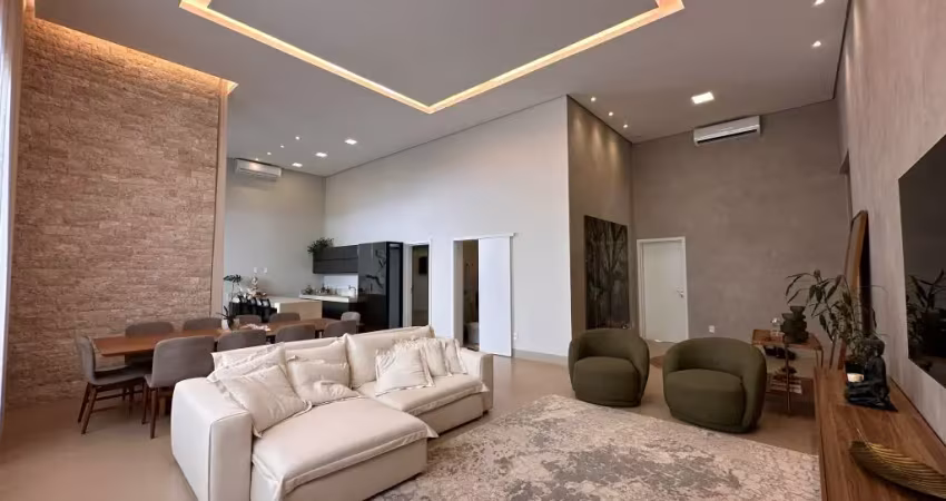Casa térrea com 3 suítes no golden village - com piscina aquecida