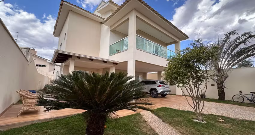 Sobrado com 302m² de área construída - escritório - piscina
