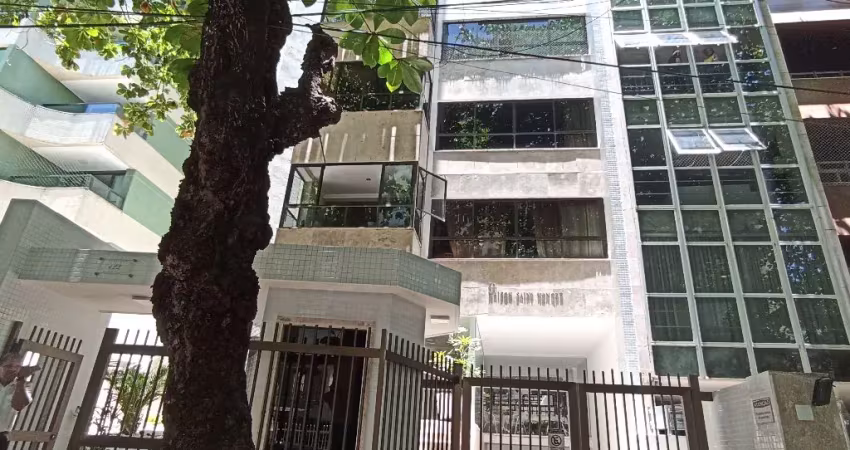 Belíssimo Apartamento com 4/4 A VENDA na Barra Salvador Ba
