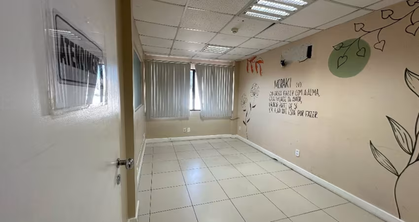 Vendo sala comercial de 333m² no Caminho das Árvores – Ideal para clínicas e escritórios!