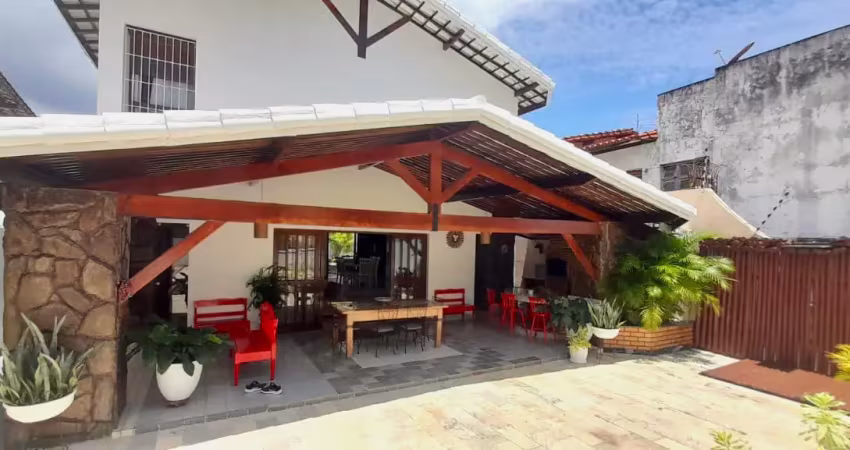 Casa duplex de luxo com piscina no itaigara – 3 quartos, suíte master, 396m² de conforto e sofisticação