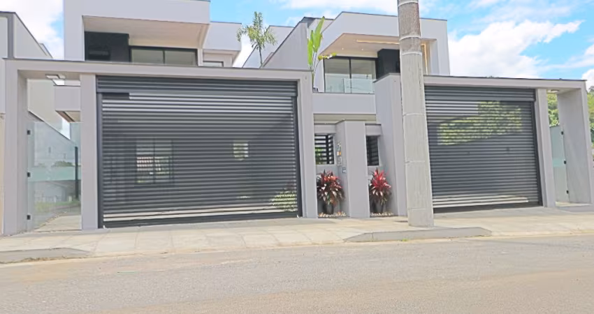 Sobrado Duplex com Piscina à Venda – Alto Padrão em Jaraguá do Sul/SC – Exclusividade!