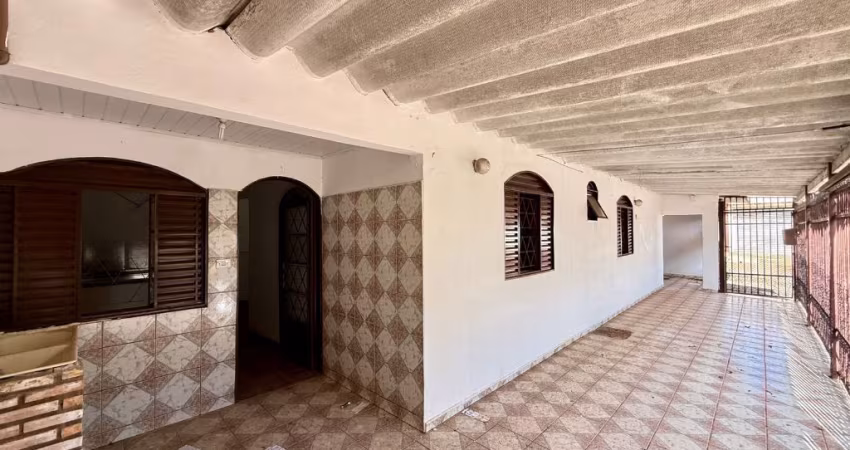 *Casa de 3 quartos em lote de esquina na QR 414 – Samambaia Norte*
