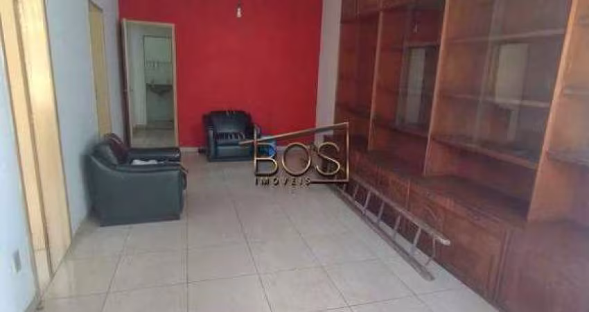 Casa Residencial ou Comercial - 3 quartos - Barracão aos fundos - Bairro: Santo Antônio