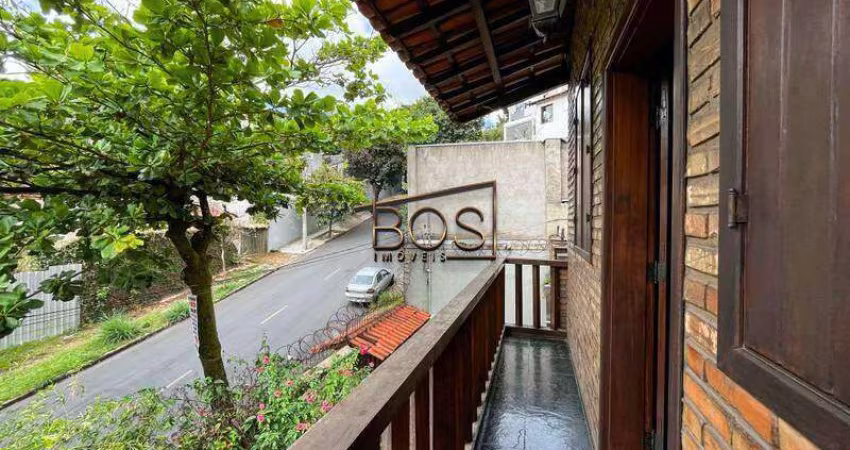 VENDA CASA DUPLEX - 05 QUARTOS 350,00 M2 - BAIRRO: LUXEMBURGO