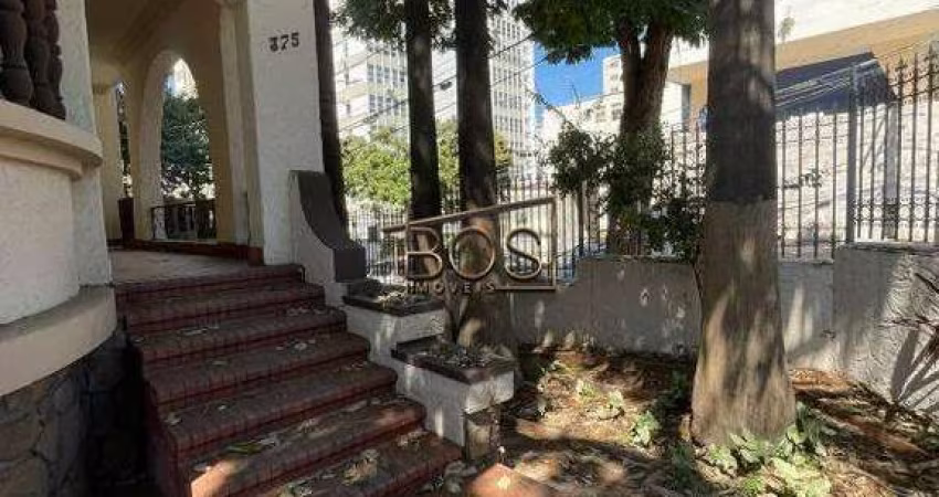 VENDA CASA PRÓXIMO A PRAÇA DA LIBERDADE - 04 QUARTOS 212,00 M2 - BAIRRO: FUNCIONÁRIOS