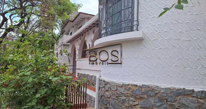 Casarão próximo a Praça da Assembéia - 2 Suítes - Bairro: Santo Agostinho