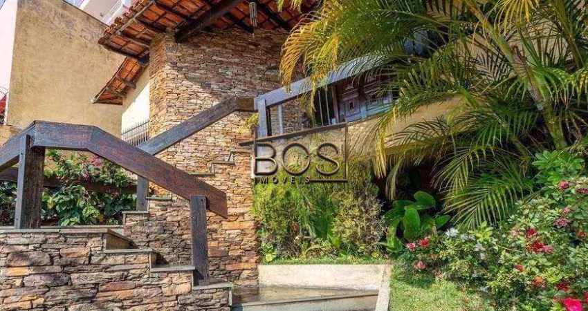 Casa 2 andares - 5 Quartos - Piscina - Varanda - Bairro: Comiteco
