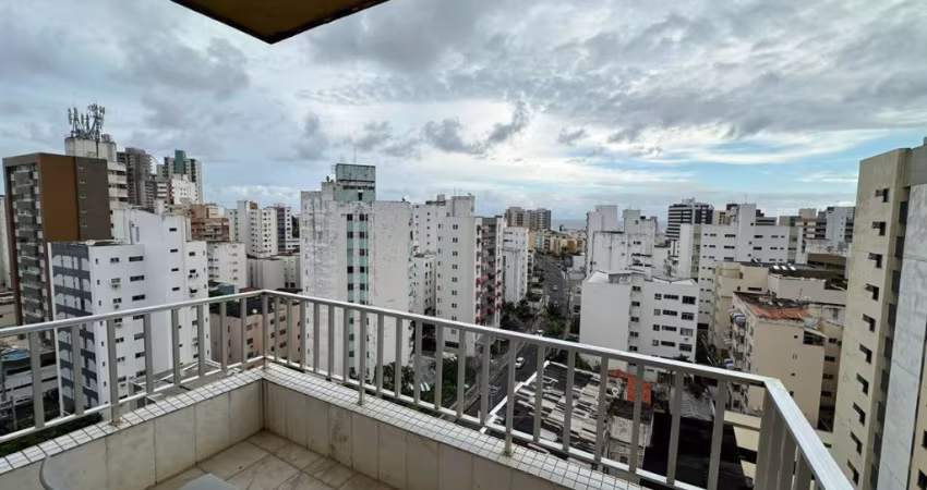 Cobertura a venda no Costa Azul 4 quartos nascente com 2 vagas
