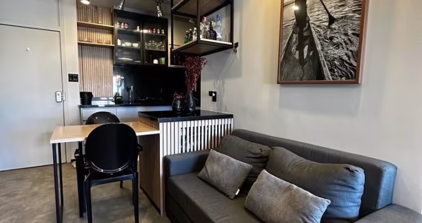 Apartamento à venda no Barra Summer Flat quarto e sala nascente e mobiliado