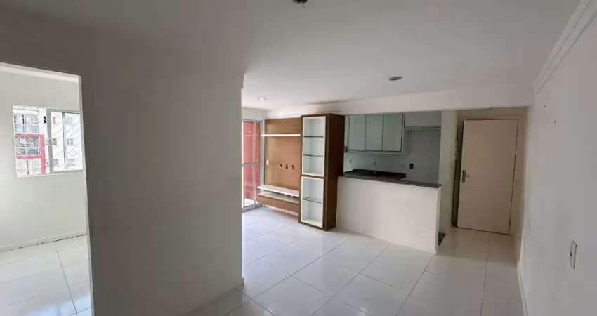 Apartamento a venda em Piatã com 3 quartos e varanda no Reserva dos Pássaros