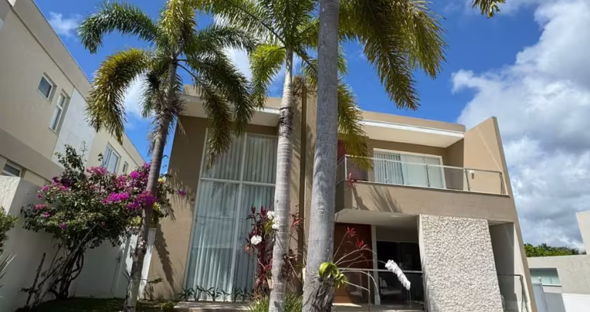 Casa a venda em Alphaville Litoral Norte 1 com 3 suítes mobiliada e reformada
