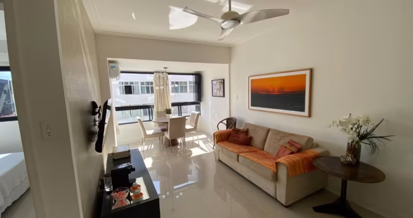 Apartamento a venda na Barra quarto e sala mobiliado