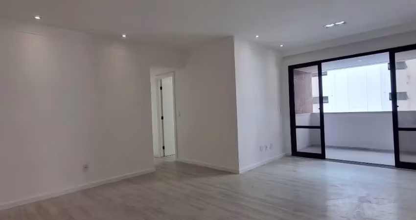 Apartamento a venda no cidade jardim 3 quartos com dependência