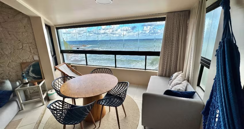 Apartamento a venda no terrazzo rio vermelho com 2 quartos vista mar e pé na areia