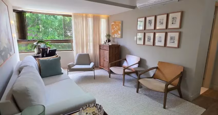 Apartamento a venda na barra com 2 suites reformado no porto salvador residence