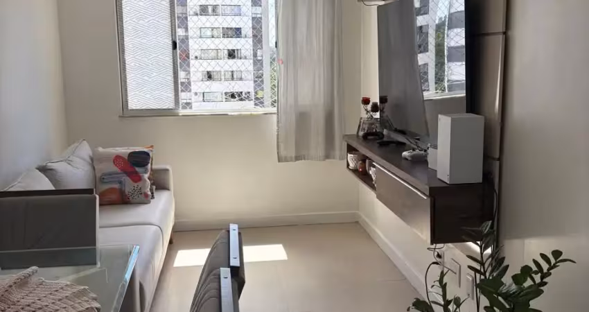 Apartamento a venda no  imbui com 2 quartos com armários e com 1 vaga de garagem