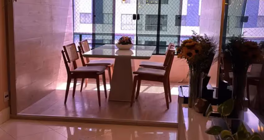 Apartamento a venda na pituba com 2 quartos reformado e escritorio com 2 vagas no villa suiça