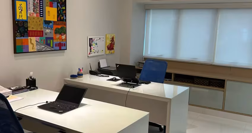 Sala comercial a venda na garibaldi reformada e mobiliada