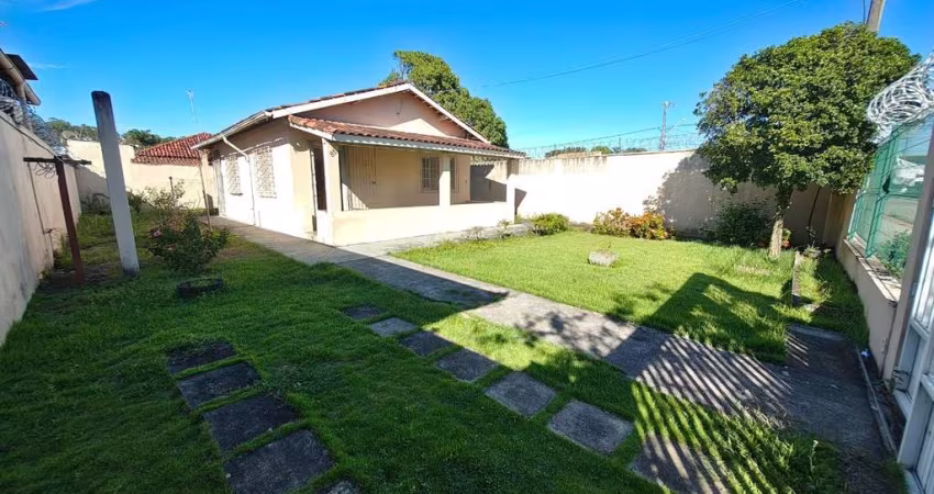 Casa à venda em Serra-ES, bairro Reis Magos: 2 quartos, 1 suíte, 1 sala, 2 banheiros, 6 vagas de garagem, 80m² de área.