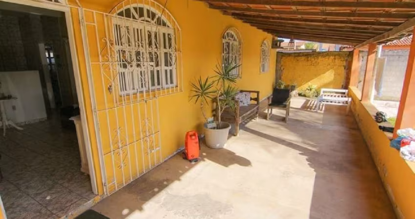 Imperdível! Casa à venda em Serramar, Serra-ES: 3 quartos, sala ampla, banheiro, 2 vagas de garagem e 150m2 de área