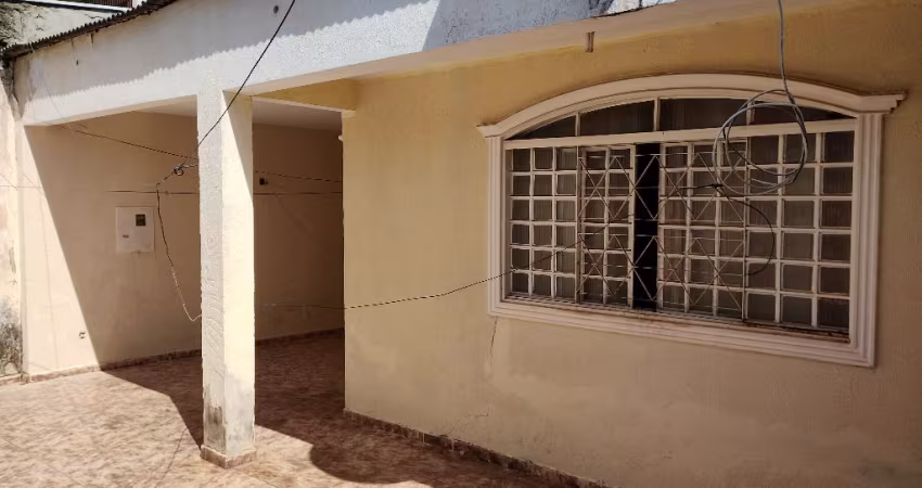 QR 601 - Casa 3 Quartos c/Laje - Samambaia/DF