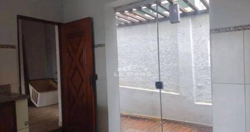 Casa para alugar, 3 quartos, 2 suítes, 2 vagas, no bairro Centro em Piracicaba - SP