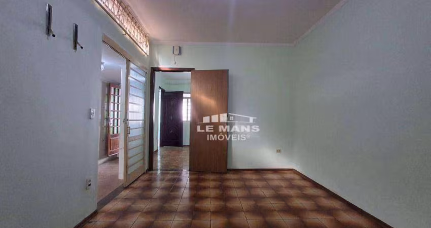 Casa a venda com quintal de terra, 2 quartos, no bairro Vila Independência em Piracicaba - SP