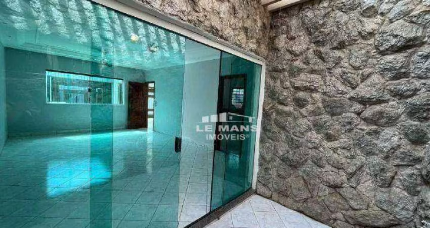 Casa para alugar, 3 quartos, 1 suíte, 3 vagas, no bairro Santa Terezinha em Piracicaba - SP