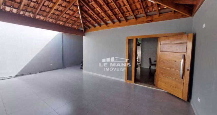 Casa a venda, 2 quartos, 2 vagas, no bairro Santa Terezinha em Piracicaba - SP