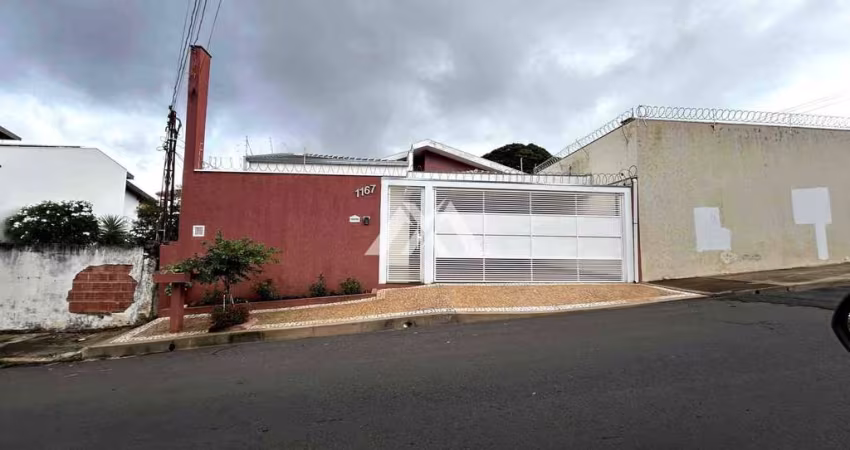 Casa com 3 dormitórios à venda por R$630.000 - Alto Cafezal - Marilia/SP