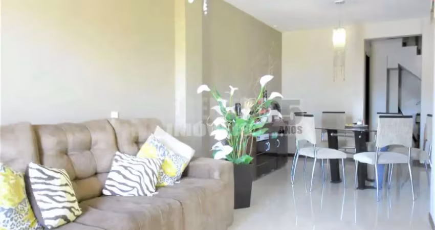 Casa à venda com 7 quartos no bairro Agrônomica em Florianópolis.