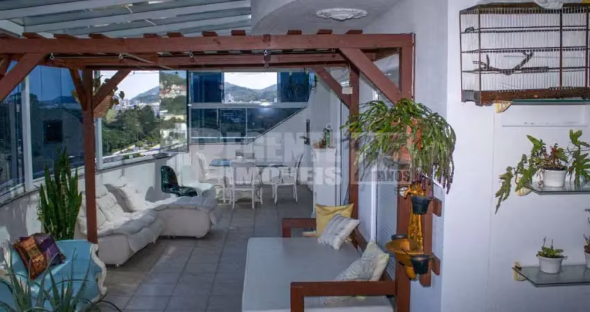 Apartamento à venda no bairro Córrego Grande em Florianópolis