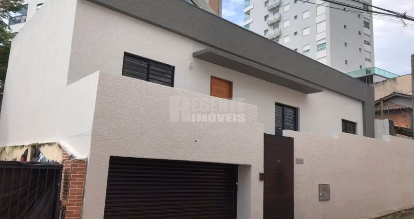 Casa com 2 dormitórios sendo 1 suíte no bairro Agronômica em Florianópolis SC