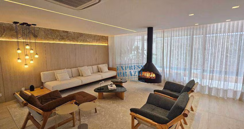 Exclusiva! Casa em Condomínio, totalmente mobiliada e pronta para morar, projeto sofisticado, 4 suítes, piscina, sauna, área gourmet c/churrasqueira!