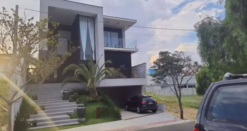 Luxuosa casa em condomínio à venda em valinhos-sp, no bairro santa cruz, com 4 quartos, 4 suítes, 2 salas, 5 banheiros, 4 vagas de garagem e 320m².