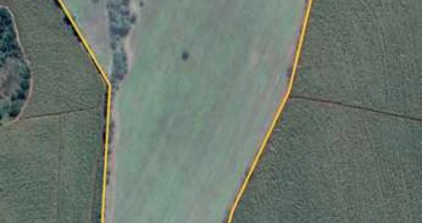 12 Alqueires terra vermelha, ótimo para plantio de grama, bom de água fácil acesso 16 km de Itapetininga, planta aproximadamente 10 Alqueires...