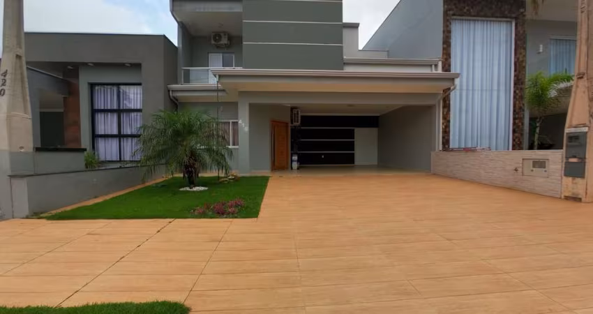 Casa de luxo em condomínio no Jardim Itapoan, Monte Mor-SP: 3 quartos, 1 suíte, 3 salas, 3 banheiros, 4 vagas na garagem, 247m².