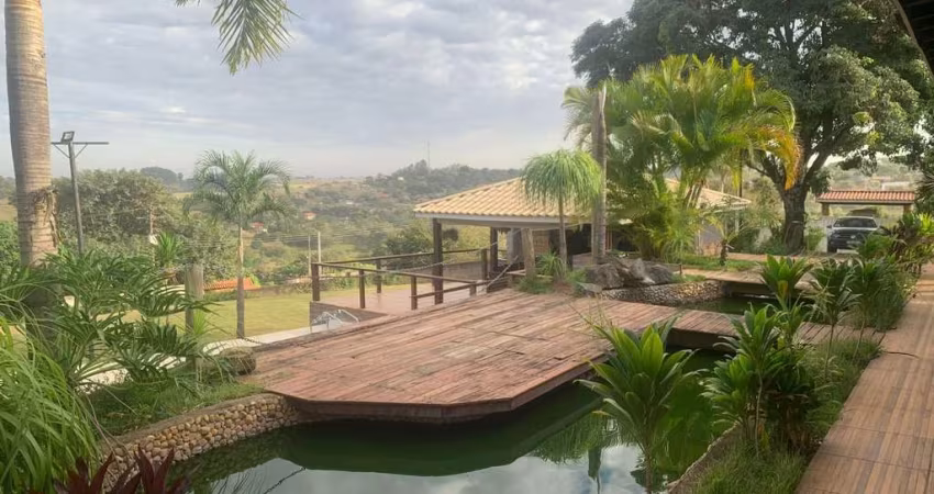 Chácara à venda em Campinas-SP: 3 quartos, 2 salas, 3 banheiros, 5 vagas de garagem, 150m² de área!