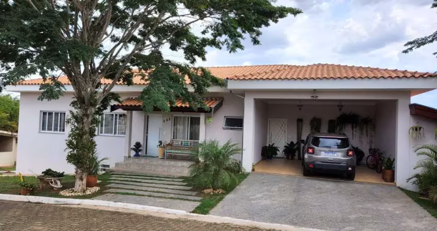Casa de luxo em condomínio: 3 quartos, 2 salas, 2 banheiros, 5 vagas de garagem, 220,00 m² em Estância Árvore da Vida, Sumaré-SP!