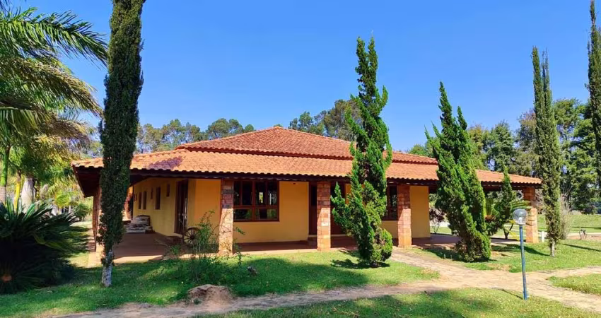 Imperdível: Sitio à venda em Área Rural de Itapetininga-SP, com 3 quartos, 1 suíte e mais!