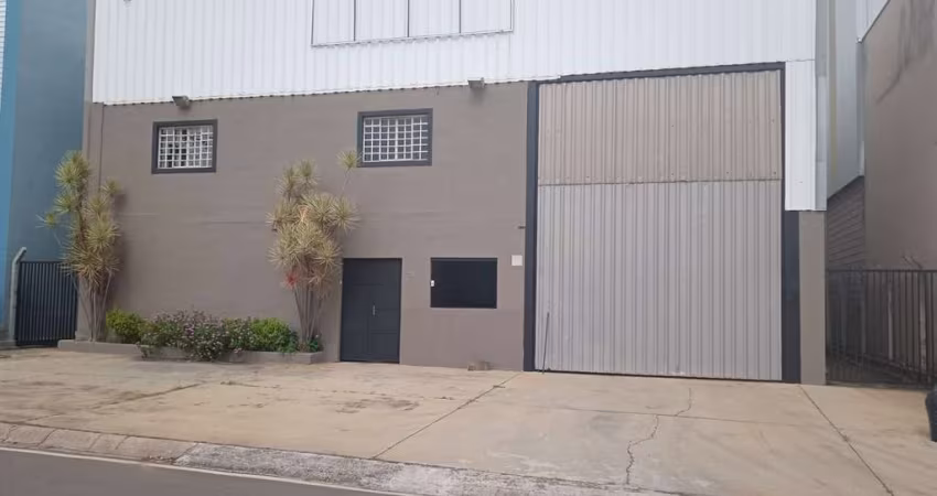 Galpão industrial de alto padrão em condomínio para locação em Sumaré-SP - 2 salas, 2 banheiros, 12 vagas, 640m²!