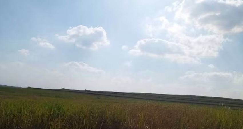 Fazenda à venda em Quatá-SP, Zona Rural: 1 quarto, 1 banheiro, 12.391.126,00 m² de área!