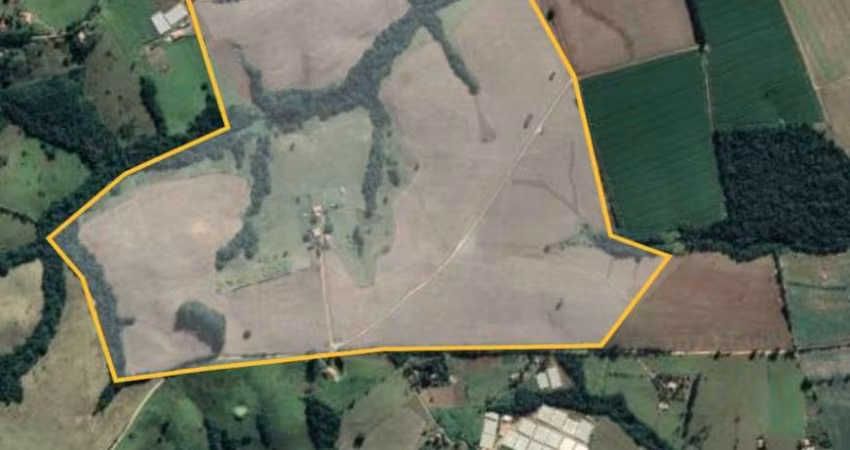 Conheça o incrível Sítio à venda em Área Rural de Itapetininga-SP: 2 quartos, 1 sala, 1 banheiro, 1 vaga de garagem e 968.000,00 m² de área!
